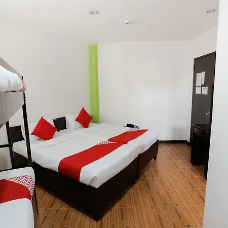 Oyo 214 Elles Pension House